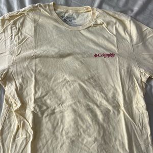 COLUMBIA tshirt